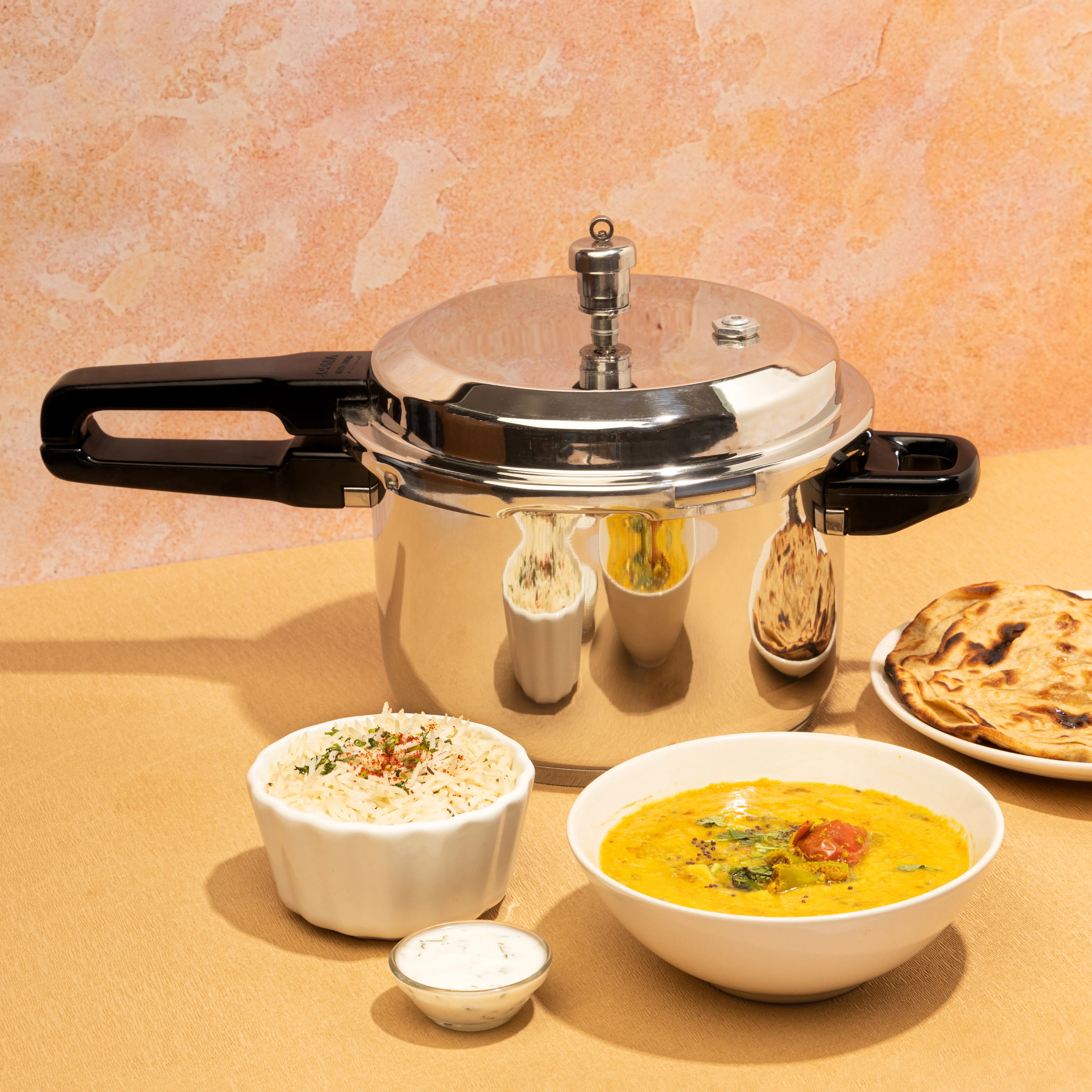 Vinod 18/8 Stainless Steel Pressure Cooker Outer Lid | Unique Sandwich Bottom Cooker | Induction and Gas Base | ISI and CE certified | 2 Years Warranty